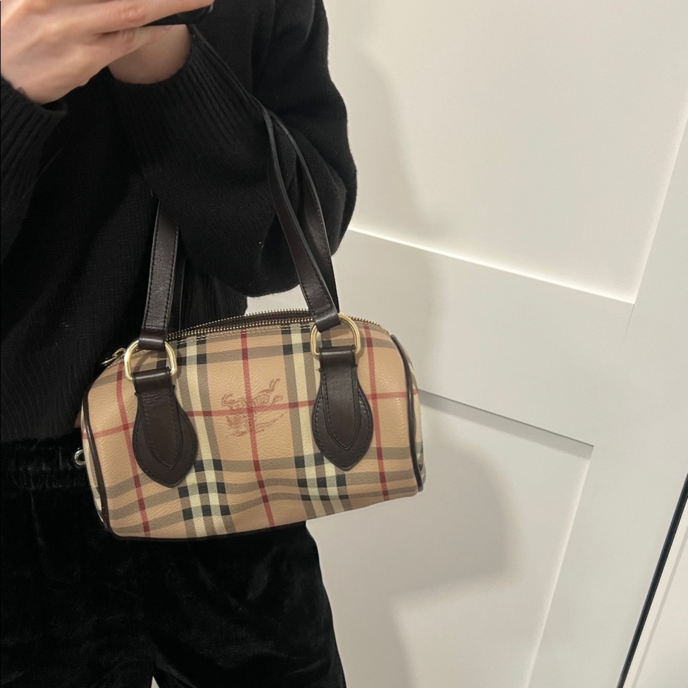 BURBERRY Vintage Check Leather Barrel Bag, NWOT - Picture 15 of 15